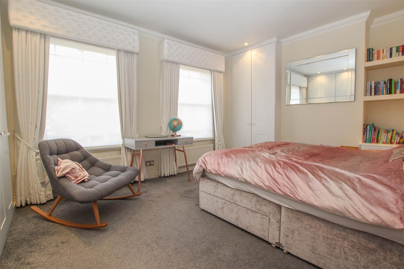 Rose Valley, Brentwood Keith Ashton